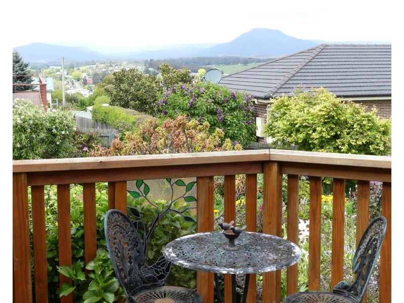 14 Kaye Elizabeth Place, Deloraine TAS 7304