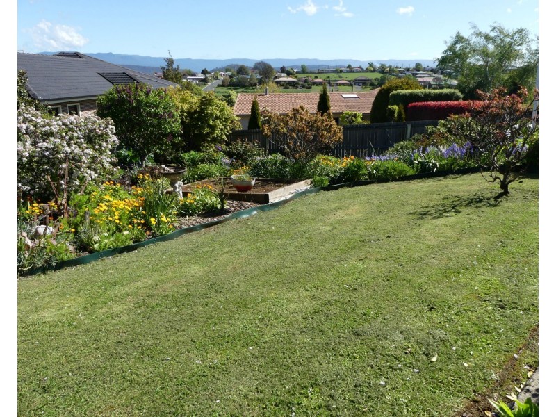 14 Kaye Elizabeth Place, Deloraine TAS 7304