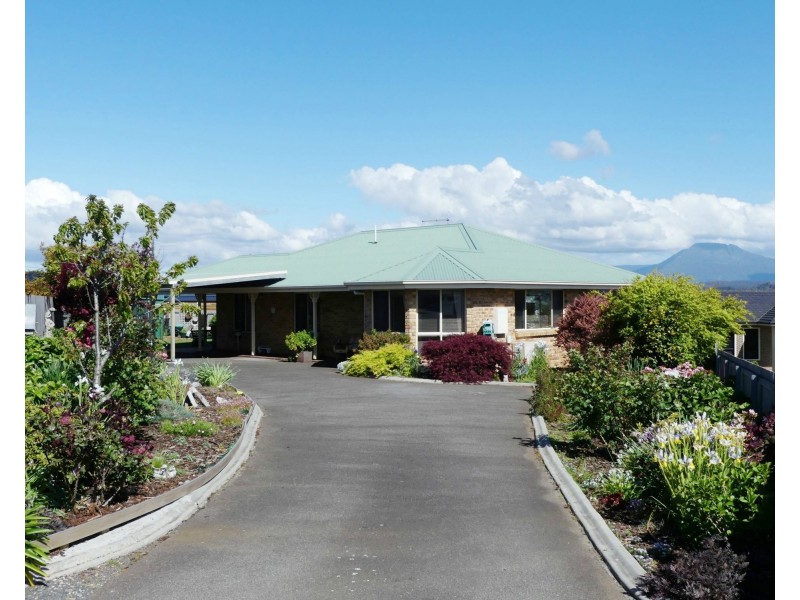 14 Kaye Elizabeth Place, Deloraine TAS 7304
