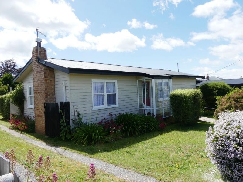 69 West Goderich Street, Deloraine TAS 7304