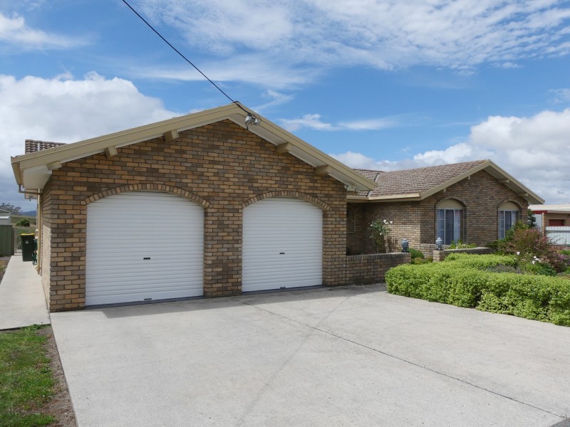 79-81 Westbury Place, Deloraine TAS 7304