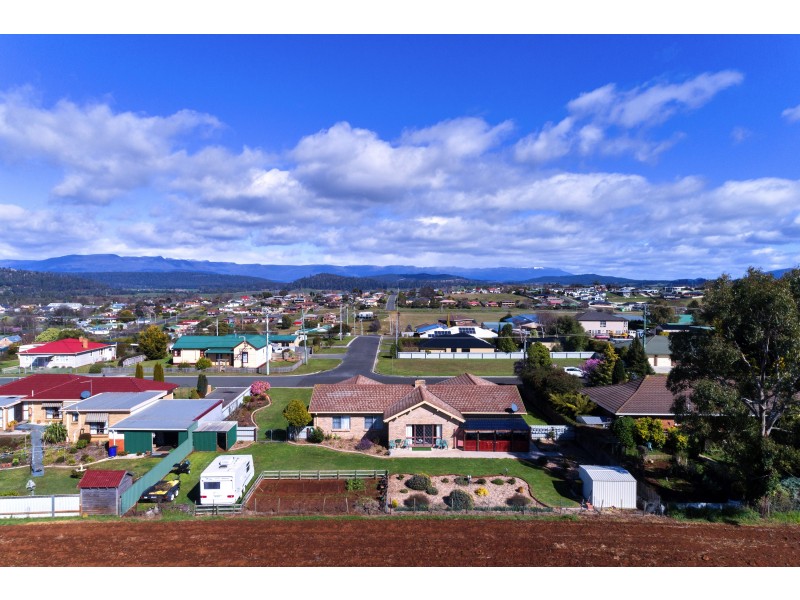 79-81 Westbury Place, Deloraine TAS 7304