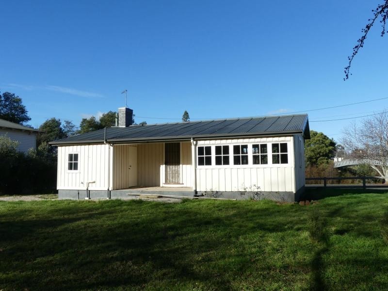 3 West Parade, Deloraine TAS 7304
