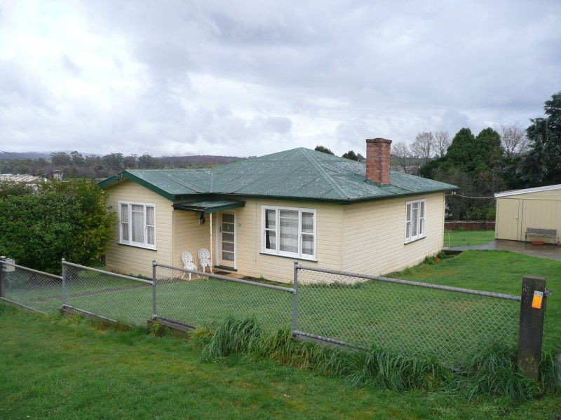 27 Landsdowne Place, Deloraine TAS 7304