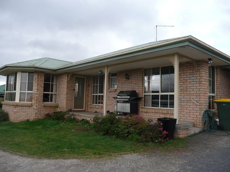 2/9 Gleadow Street, Deloraine TAS 7304