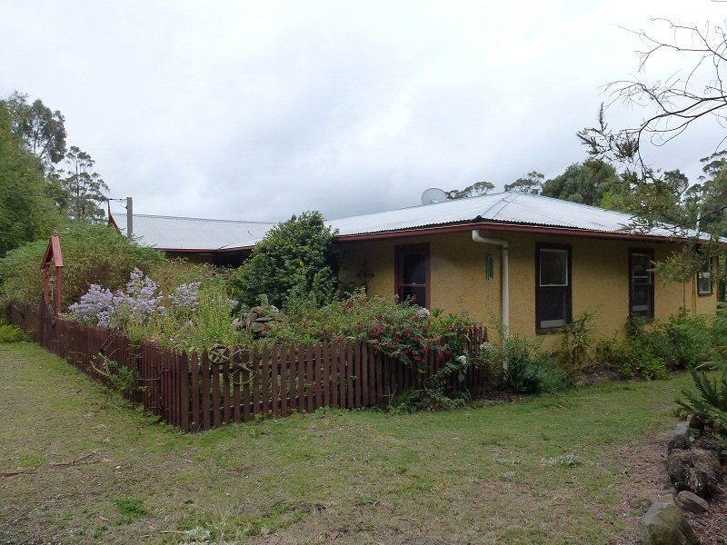 13504 Highland Lakes Road, Deloraine TAS 7304