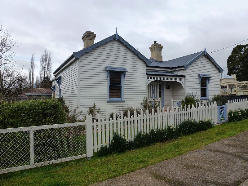 6 Railway Street, Deloraine TAS 7304