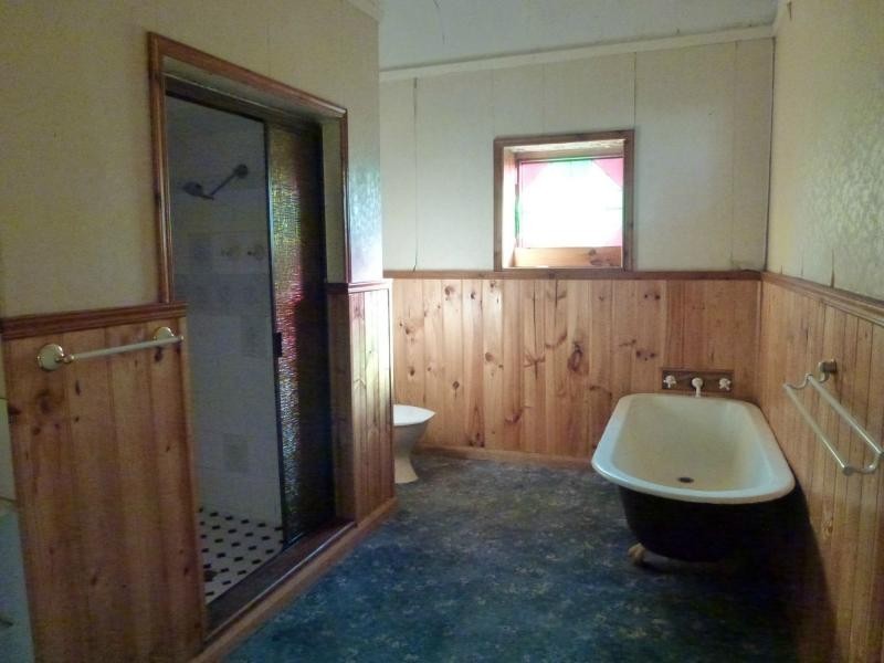 24 Meander Valley Road, Deloraine TAS 7304