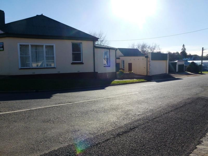 24 Meander Valley Road, Deloraine TAS 7304