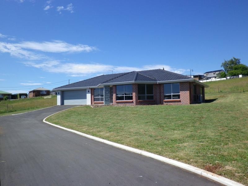 4 Carl Court, Deloraine TAS 7304