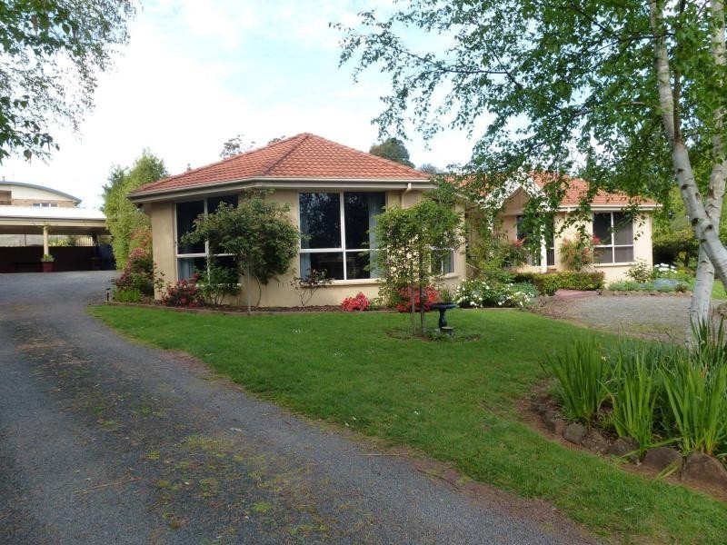 11 Gleadow Street, Deloraine TAS 7304