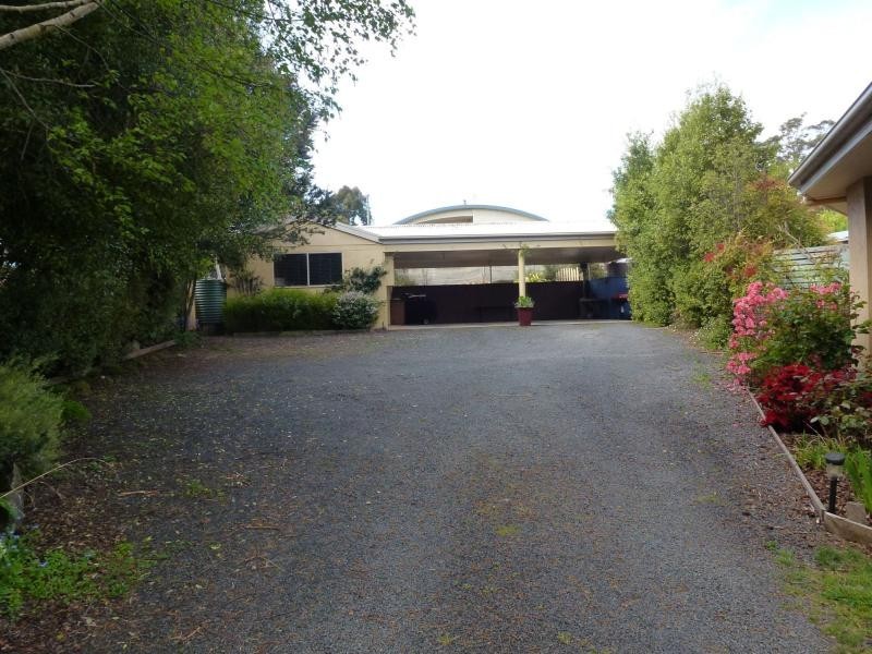 11 Gleadow Street, Deloraine TAS 7304
