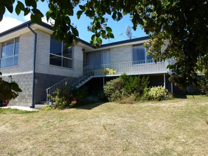 91 West Barrack Street, Deloraine TAS 7304