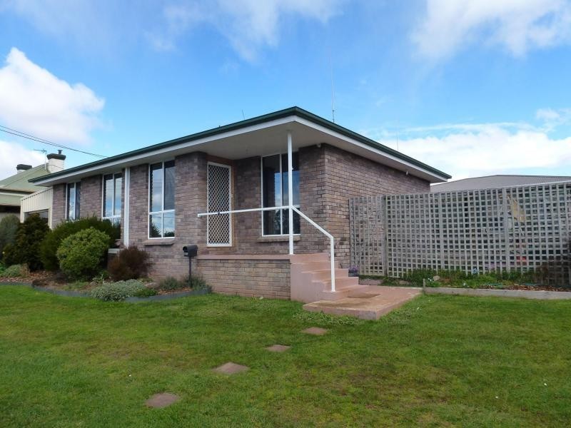 Unit 3 / 15 East Westbury Place, Deloraine TAS 7304
