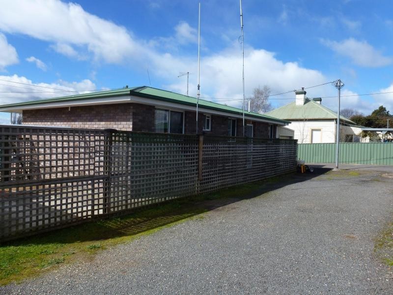 Unit 3 / 15 East Westbury Place, Deloraine TAS 7304
