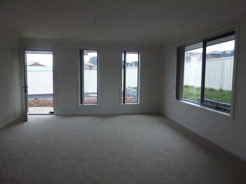 Unit 2/80 West Church Street, Deloraine TAS 7304