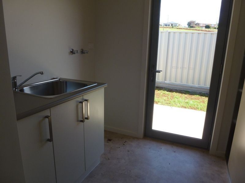 Unit 2/80 West Church Street, Deloraine TAS 7304