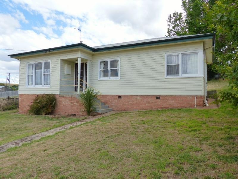 73 East Barrack Street, Deloraine TAS 7304