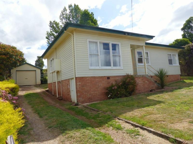 73 East Barrack Street, Deloraine TAS 7304