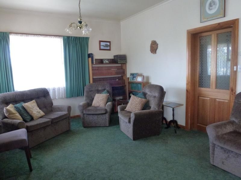 51 East Barrack Street, Deloraine TAS 7304