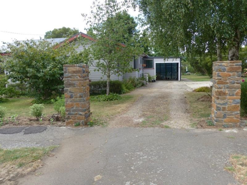 35 Adelaide Street, Westbury TAS 7303