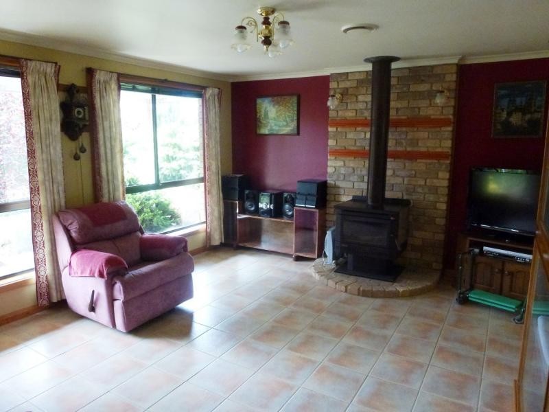 1 Pumicestone Road, Deloraine TAS 7304