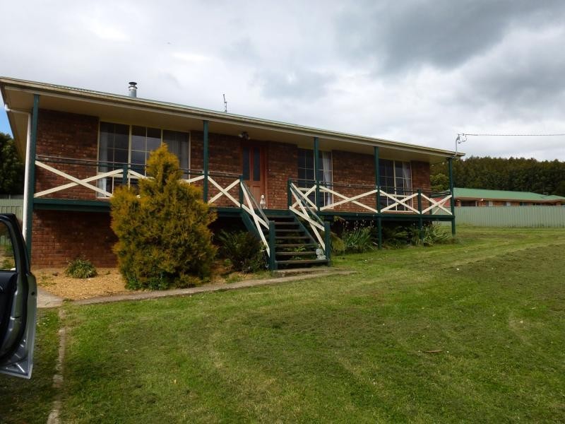 6 East Goderich Street, Deloraine TAS 7304