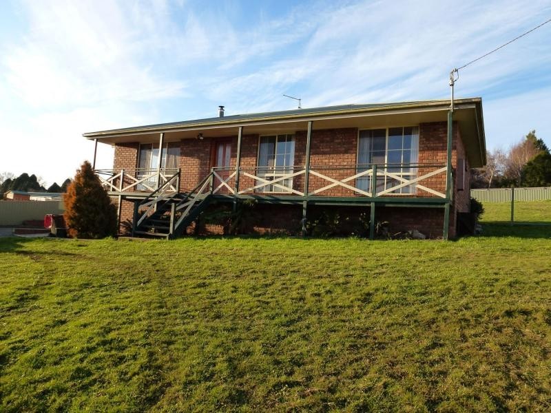 6 East Goderich Street, Deloraine TAS 7304