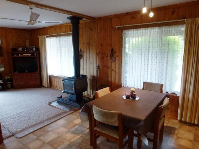 8 Meander Road, Deloraine TAS 7304