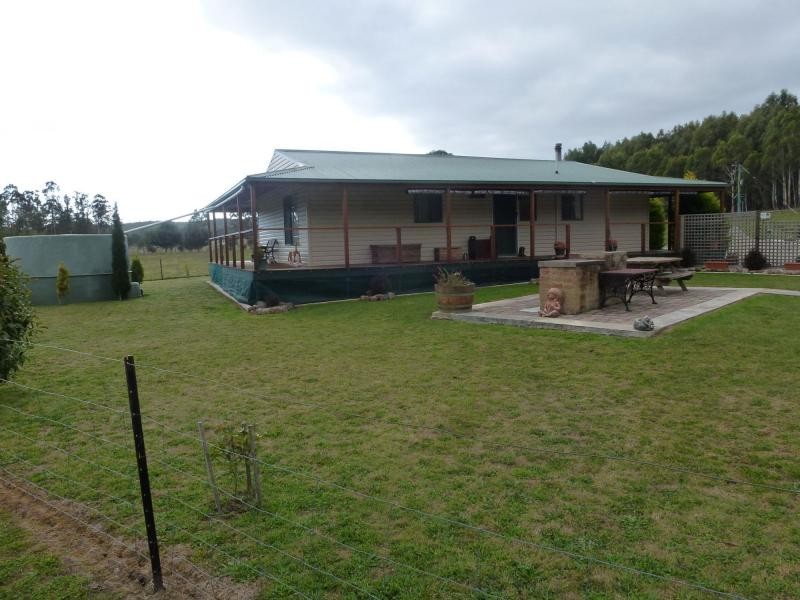 8 Meander Road, Deloraine TAS 7304