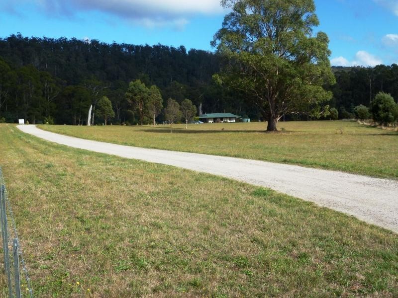8 Meander Road, Deloraine TAS 7304