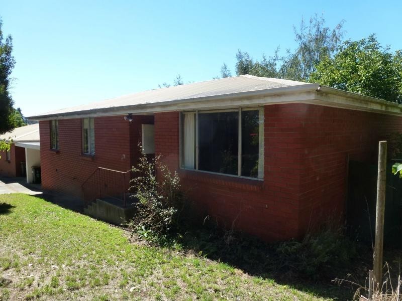 Unit 2/20-22 Lansdowne Place, Deloraine TAS 7304