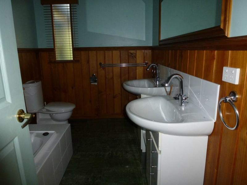 5612 Bass Highway, Elizabeth Town TAS 7304