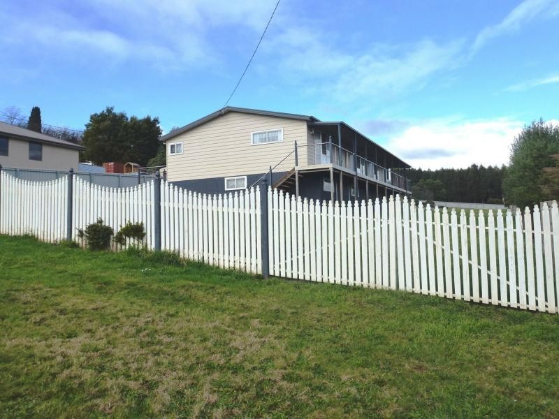 32 Lansdowne Place, Deloraine TAS 7304