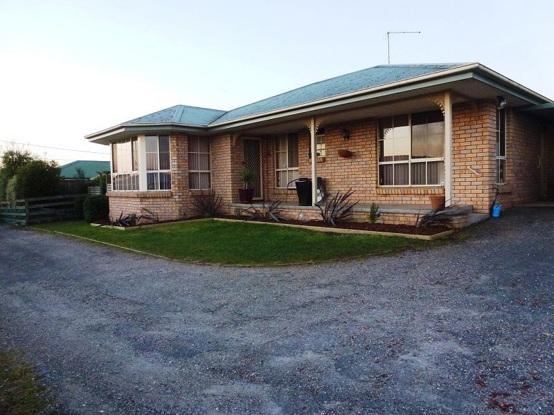 9 B Gleadow Street, Deloraine TAS 7304