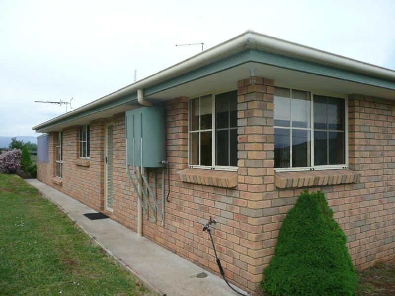 9 B Gleadow Street, Deloraine TAS 7304