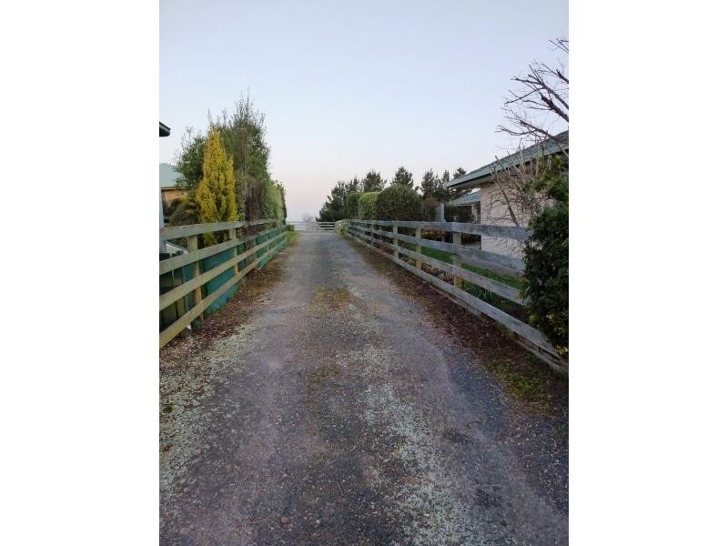 9 B Gleadow Street, Deloraine TAS 7304