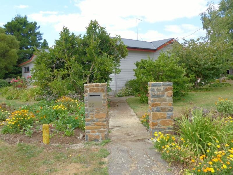 35 Adelaide Street, Westbury TAS 7303