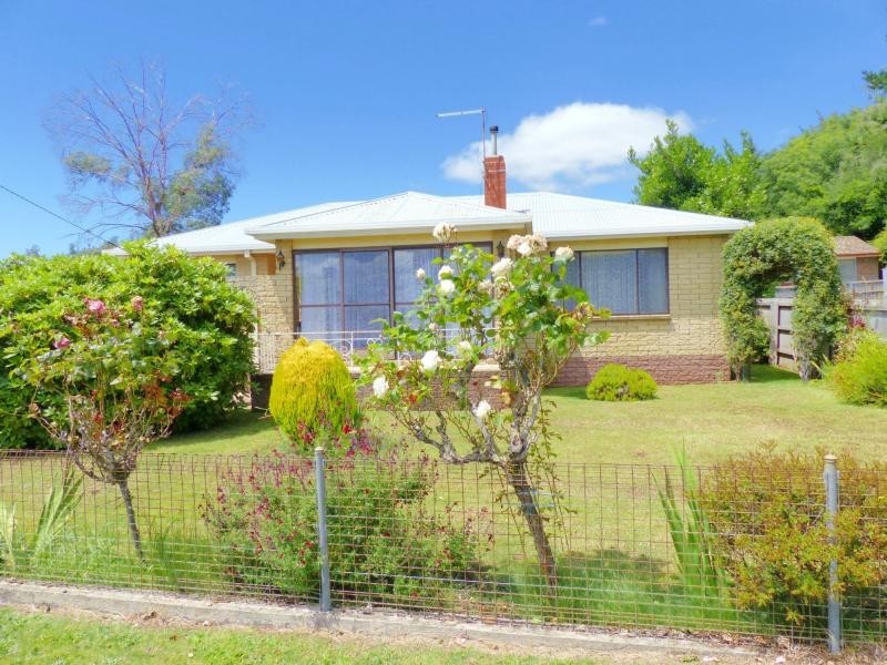 13 Grigg Street, Deloraine TAS 7304