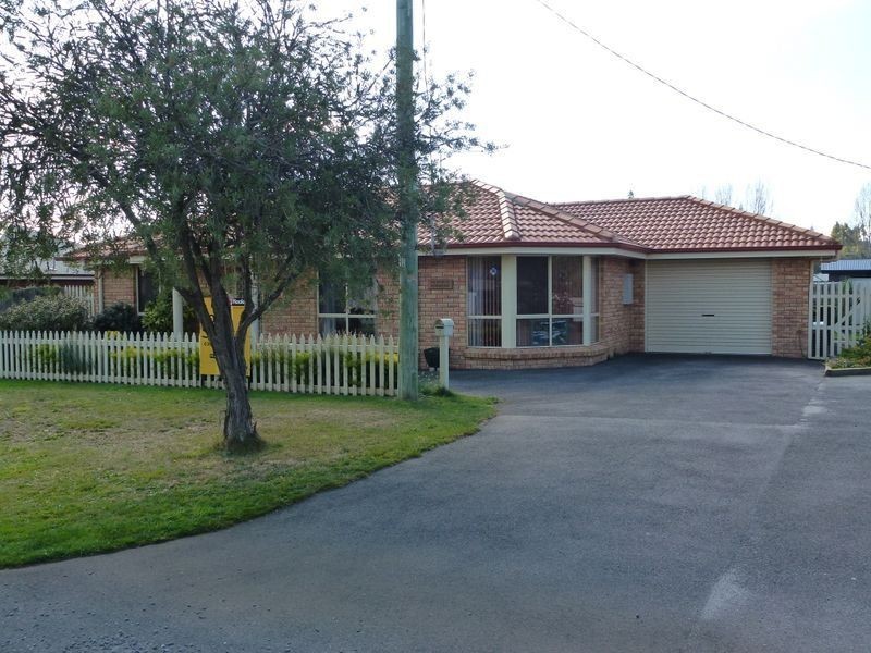 2/1A Quamby Street, Westbury TAS 7303