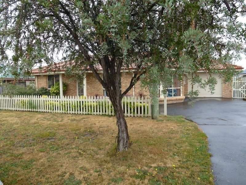 2/1A Quamby Street, Westbury TAS 7303