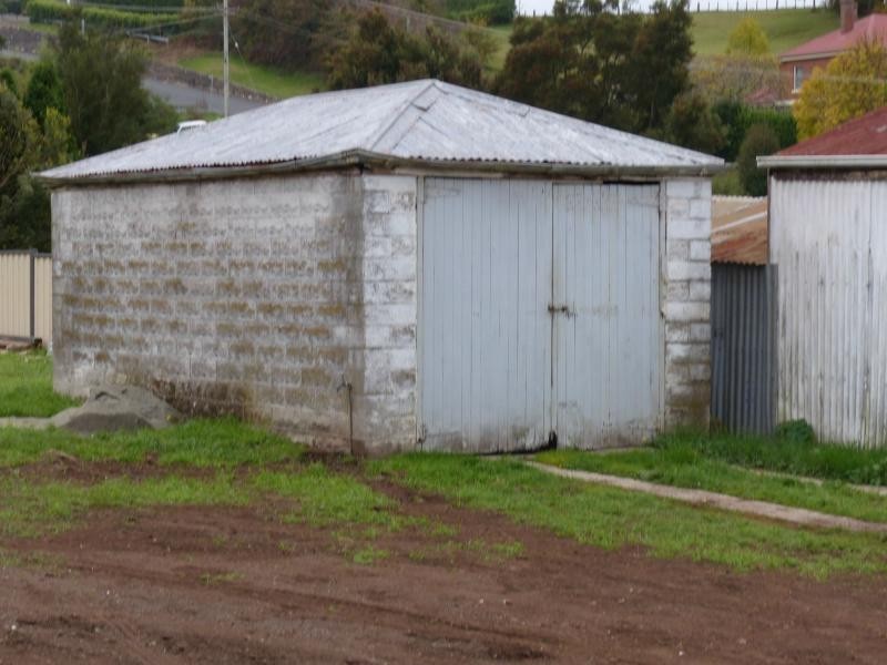 11 West Parade, Deloraine TAS 7304