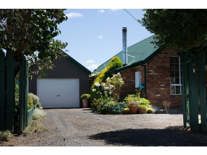 24 Meander Valley Road, Westbury TAS 7303