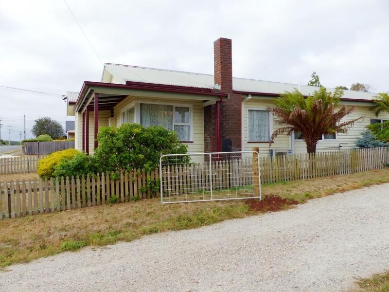 51 East Barrack Street, Deloraine TAS 7304