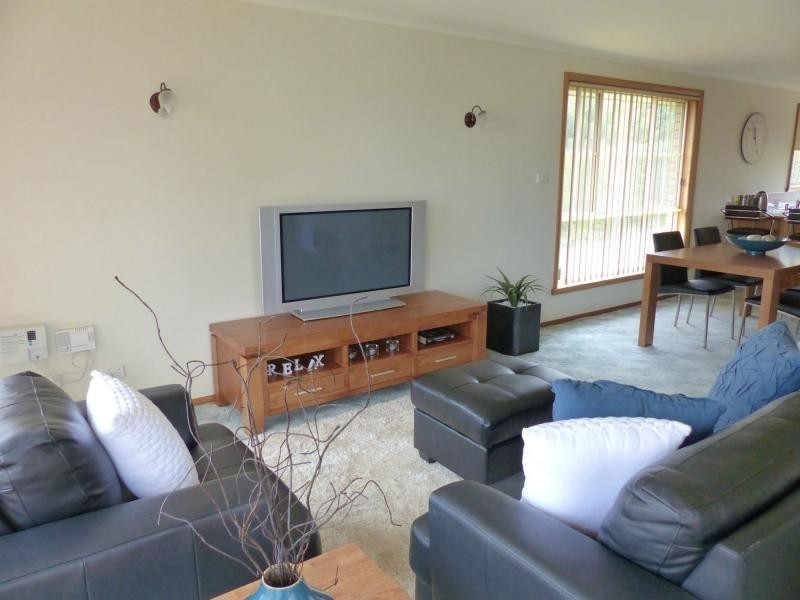 9 B Gleadow Street, Deloraine TAS 7304