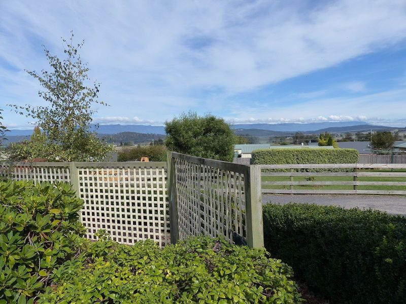 9 B Gleadow Street, Deloraine TAS 7304