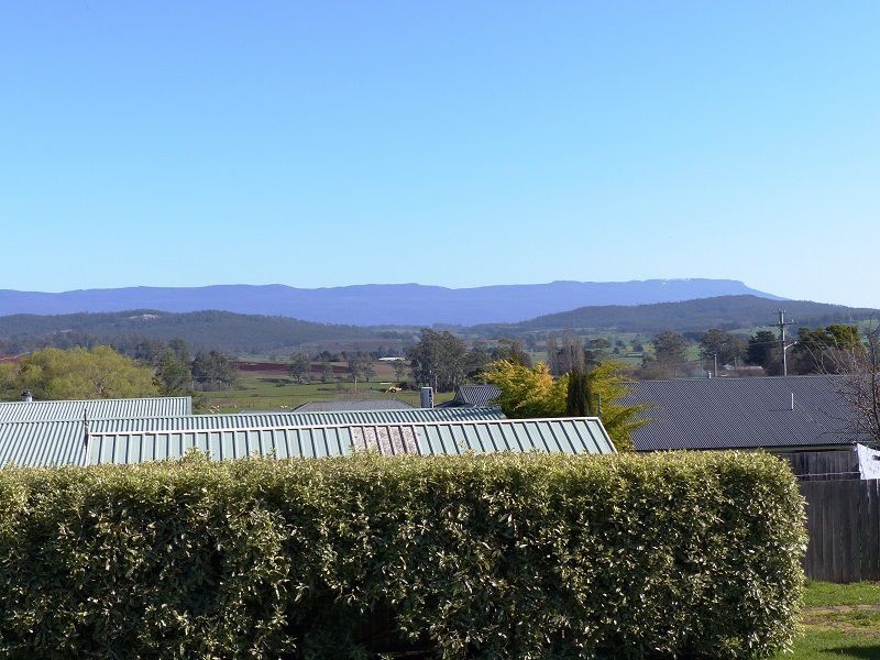 9 B Gleadow Street, Deloraine TAS 7304