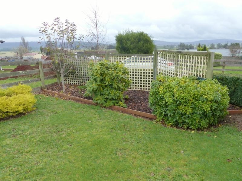 9 B Gleadow Street, Deloraine TAS 7304