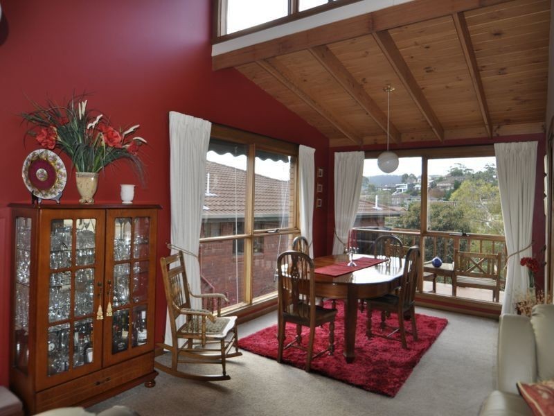 8 Holland Court, Howrah TAS 7018