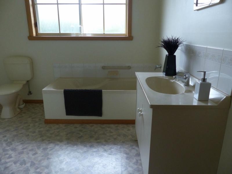 2/9 Gleadow Street, Deloraine TAS 7304